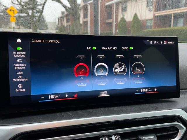 2024 BMW 3-Series 330i photo