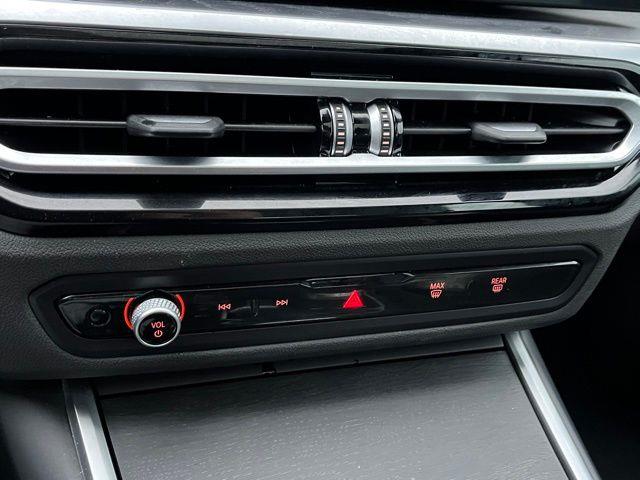 2024 BMW 3-Series 330i photo