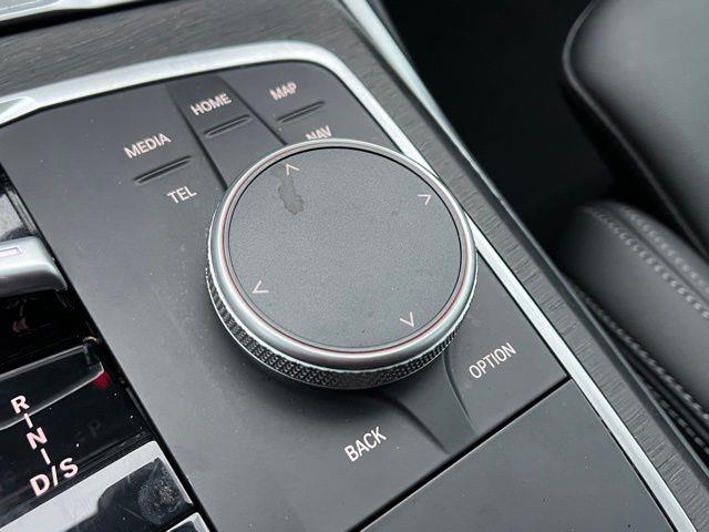 2024 BMW 3-Series 330i photo