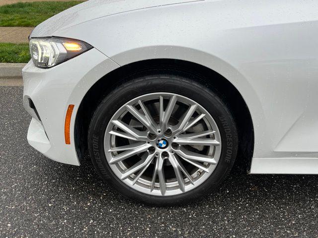 2024 BMW 3-Series 330i photo