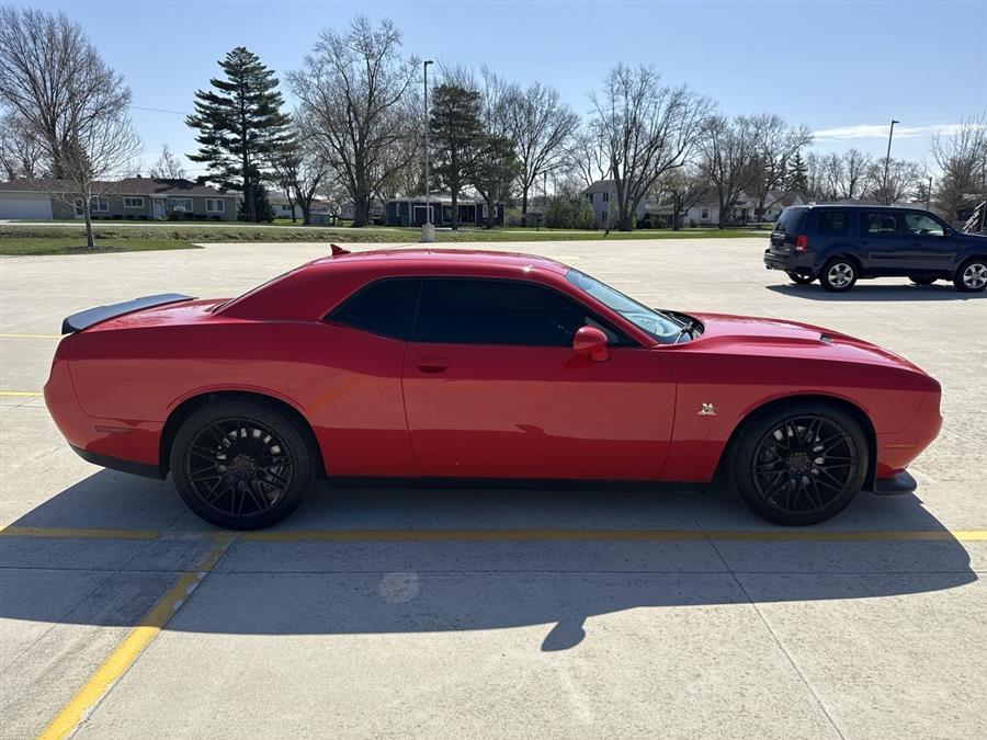 2016 Dodge Challenger R/T Scat Pack photo