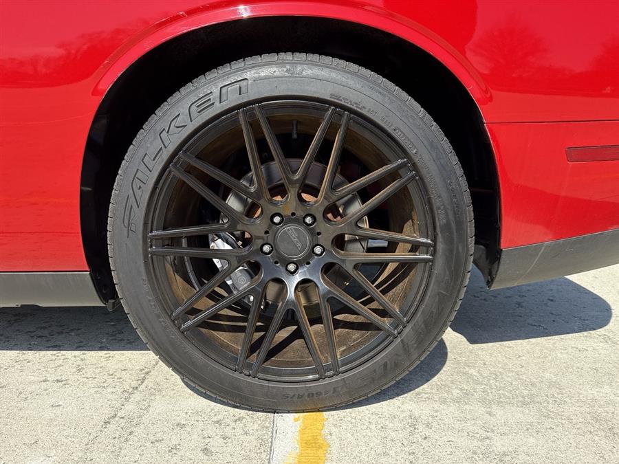 2016 Dodge Challenger R/T Scat Pack photo