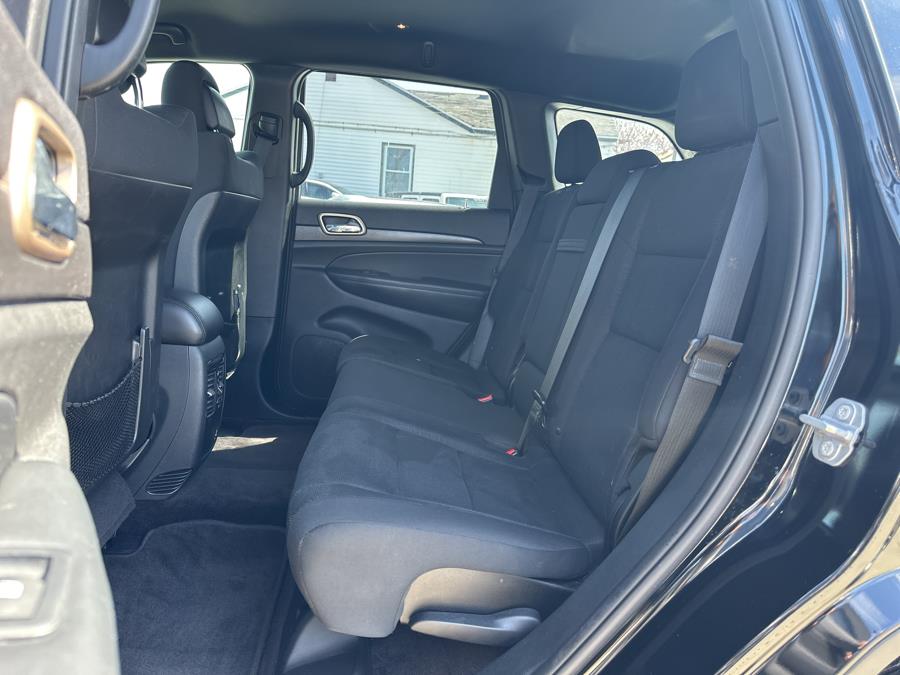 2017 Jeep Grand Cherokee Laredo 4x2 photo