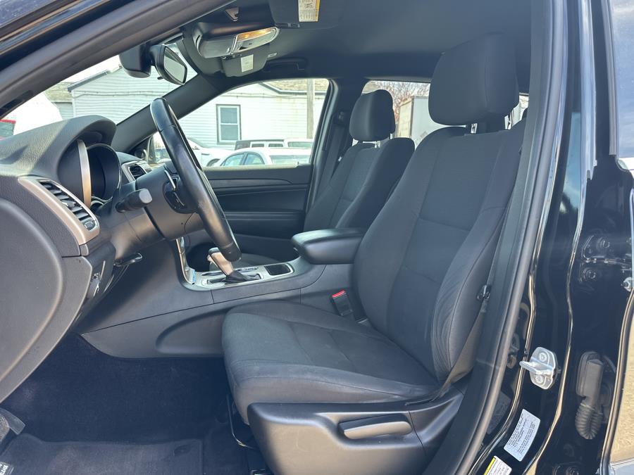 2017 Jeep Grand Cherokee Laredo 4x2 photo