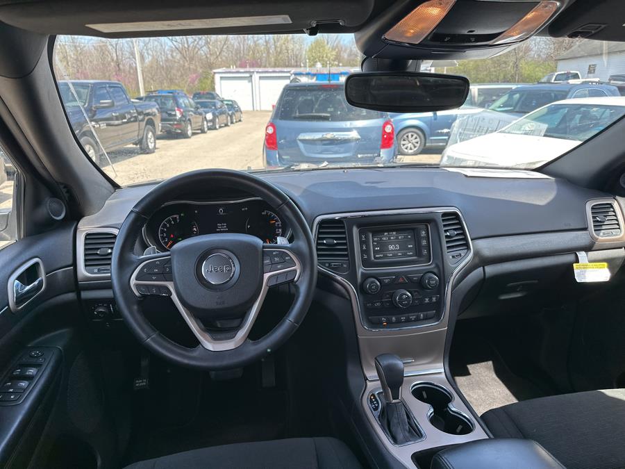 2017 Jeep Grand Cherokee Laredo 4x2 photo