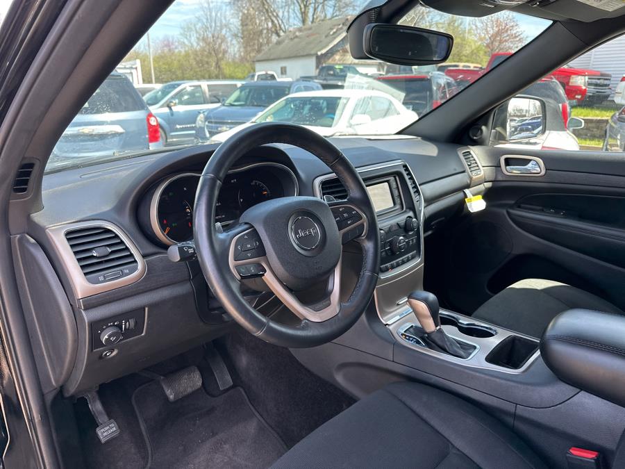 2017 Jeep Grand Cherokee Laredo 4x2 photo