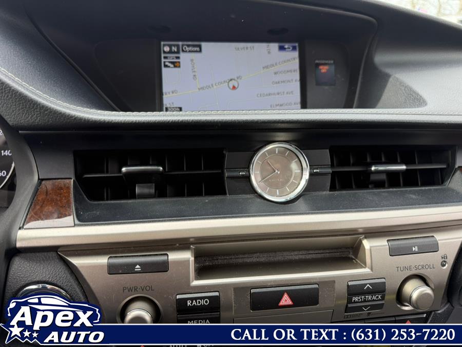 2015 Lexus ES 350 photo