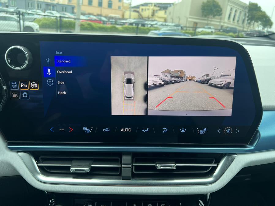 2024 Chevrolet Equinox EV 2LT FWD photo
