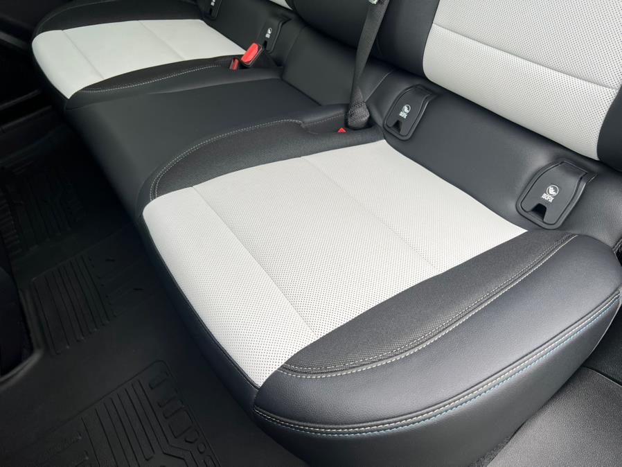 2024 Chevrolet Equinox EV 2LT FWD photo