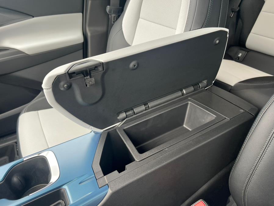 2024 Chevrolet Equinox EV 2LT FWD photo