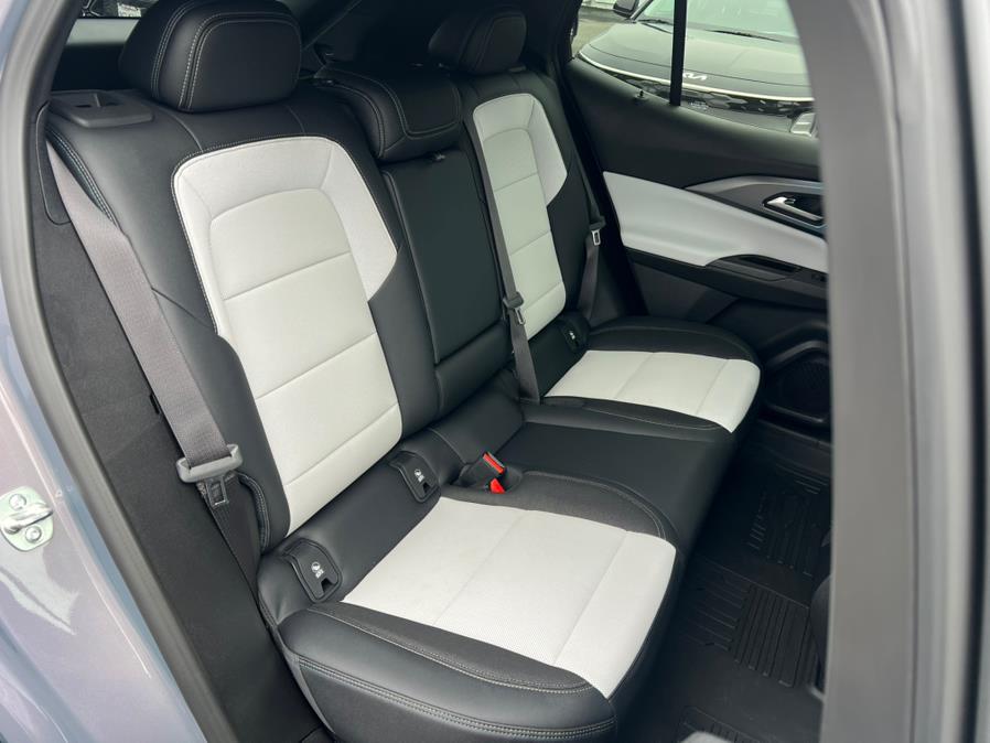 2024 Chevrolet Equinox EV 2LT FWD photo