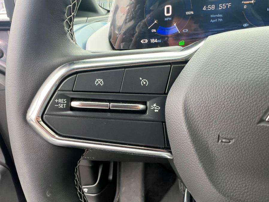 2024 Chevrolet Equinox EV 2LT FWD photo