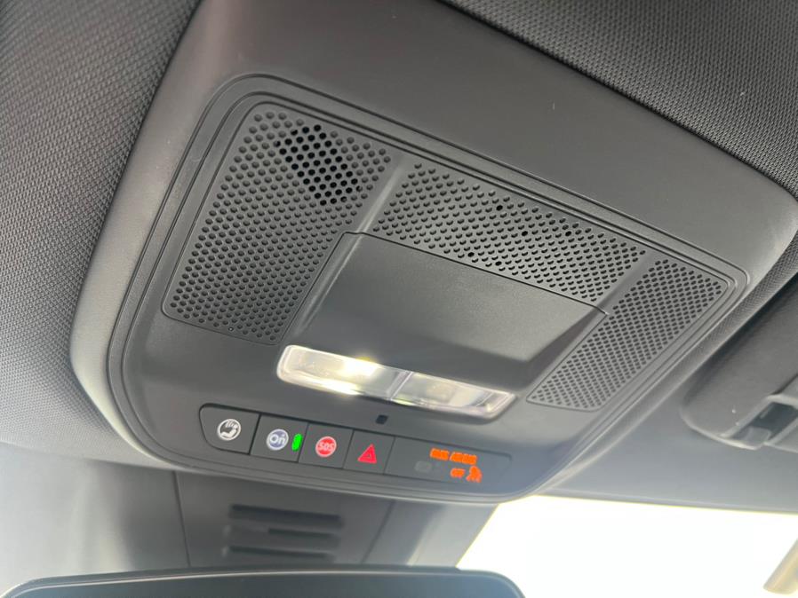 2024 Chevrolet Equinox EV 2LT FWD photo