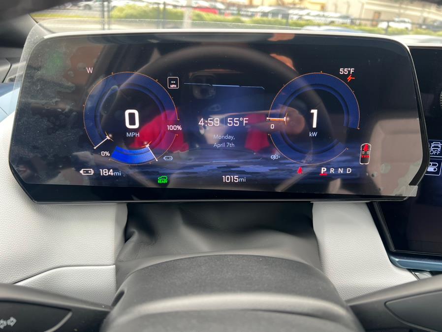 2024 Chevrolet Equinox EV 2LT FWD photo
