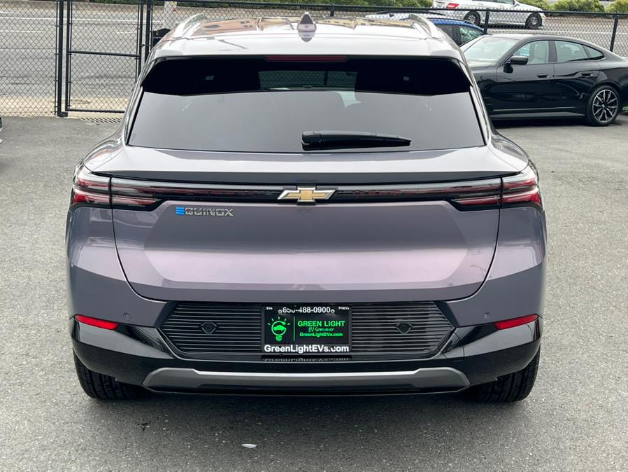 2024 Chevrolet Equinox EV 2LT FWD photo