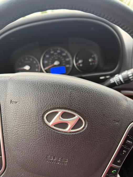 2010 Hyundai Santa Fe SE photo