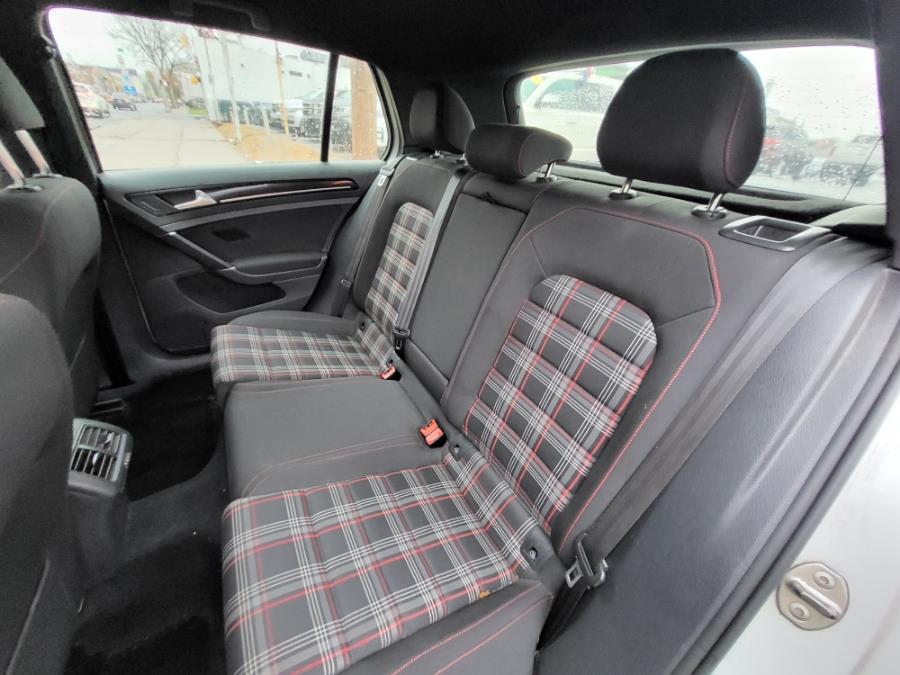 2016 Volkswagen Golf Gti 4dr HB DSG SE photo