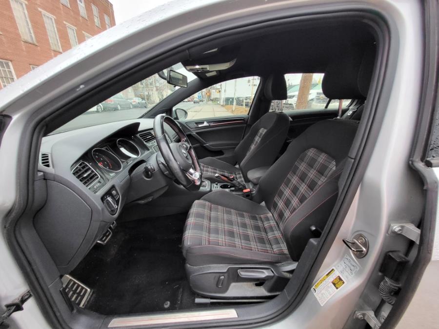 2016 Volkswagen Golf Gti 4dr HB DSG SE photo
