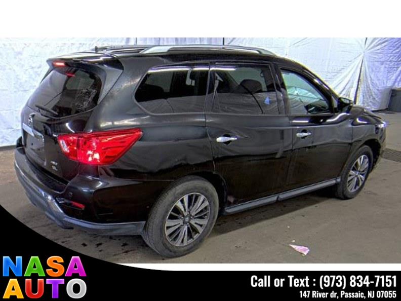 2018 Nissan Pathfinder 4x4 SL photo