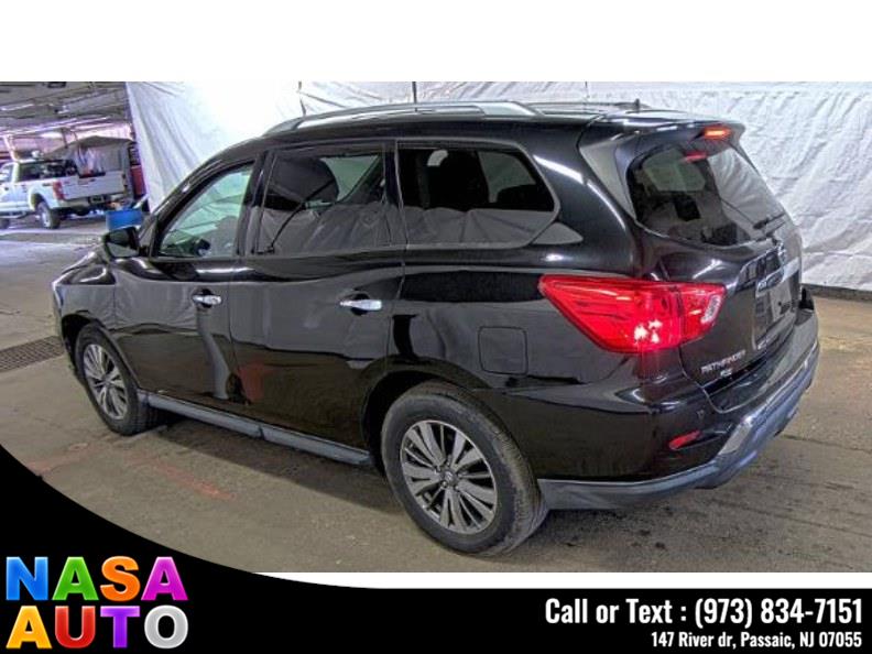 2018 Nissan Pathfinder 4x4 SL photo