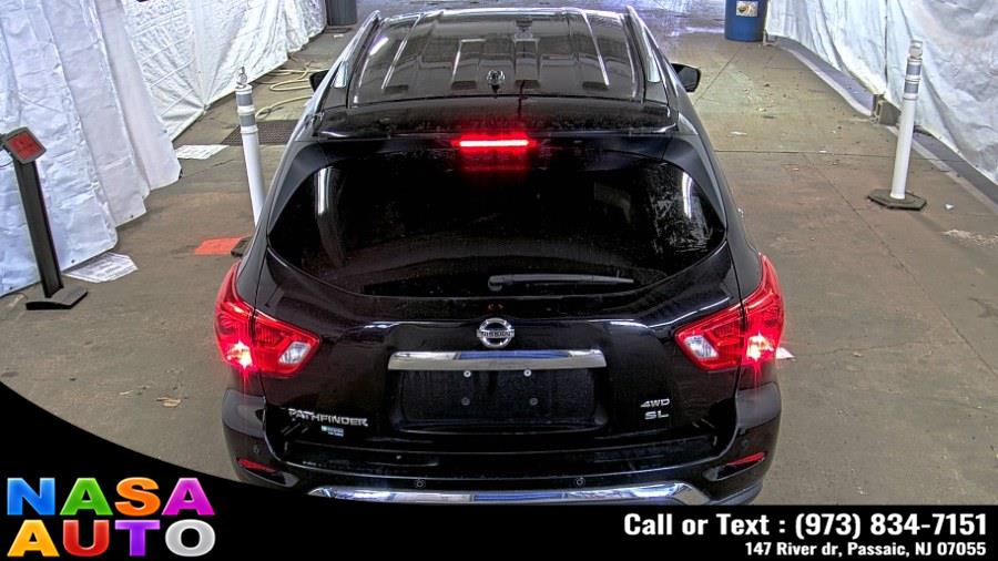 2018 Nissan Pathfinder 4x4 SL photo
