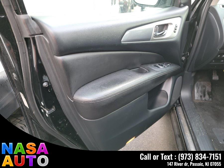 2018 Nissan Pathfinder 4x4 SL photo