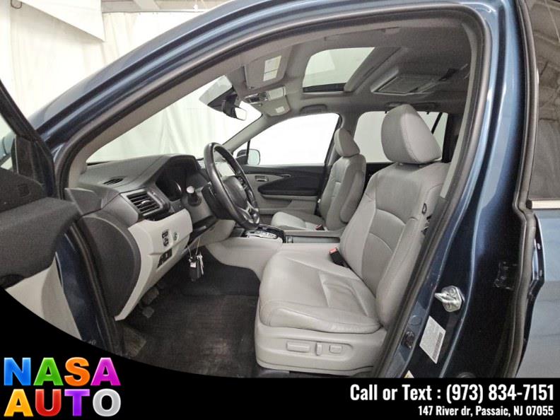 2022 Honda Pilot Elite AWD photo