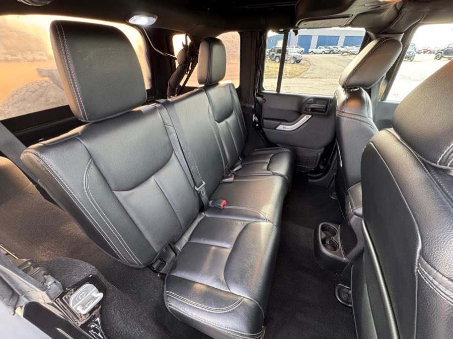 2015 Jeep Wrangler Unlimited Rubicon photo