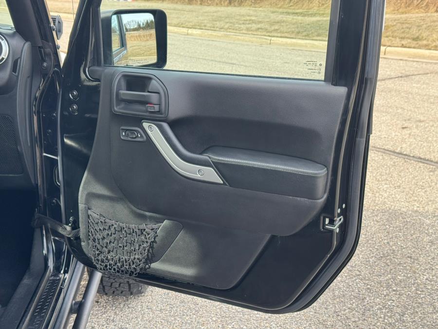 2015 Jeep Wrangler Unlimited Rubicon photo