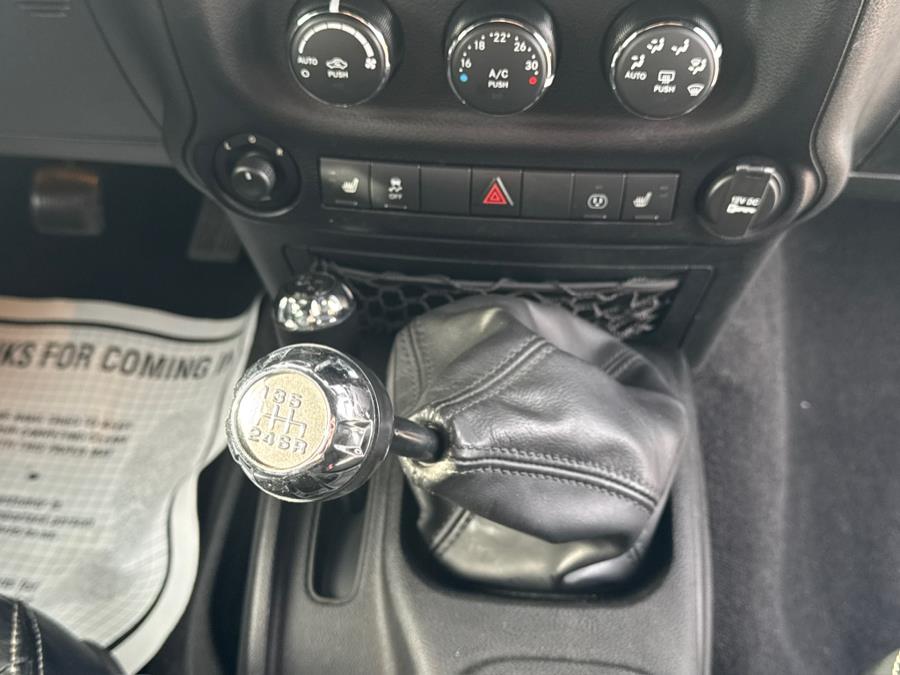 2015 Jeep Wrangler Unlimited Rubicon photo
