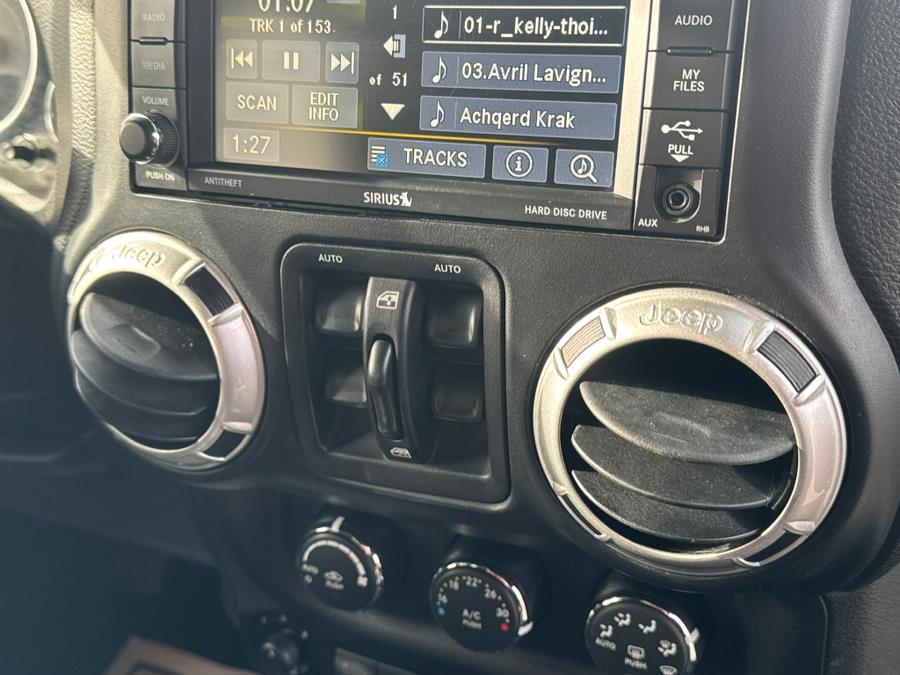 2015 Jeep Wrangler Unlimited Rubicon photo
