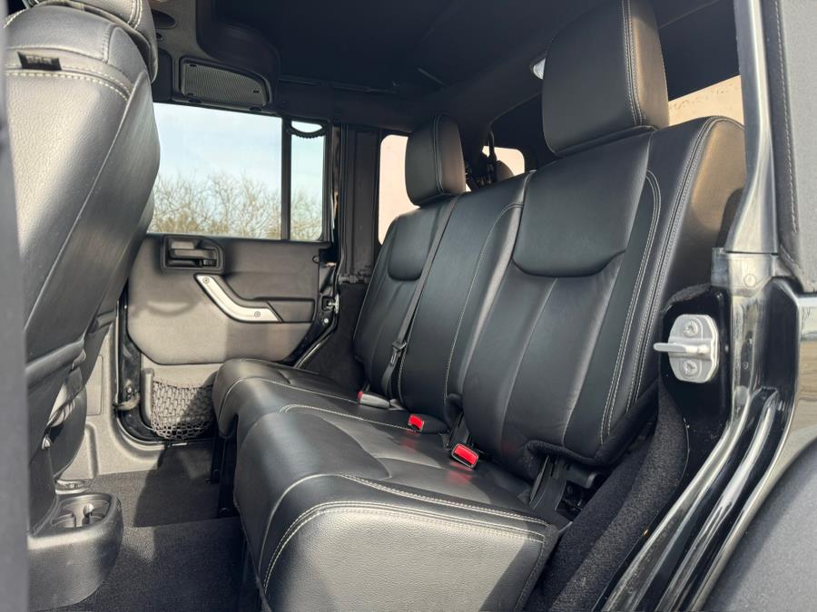 2015 Jeep Wrangler Unlimited Rubicon photo
