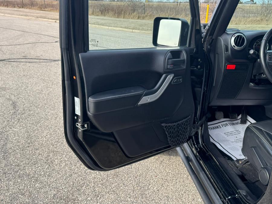 2015 Jeep Wrangler Unlimited Rubicon photo