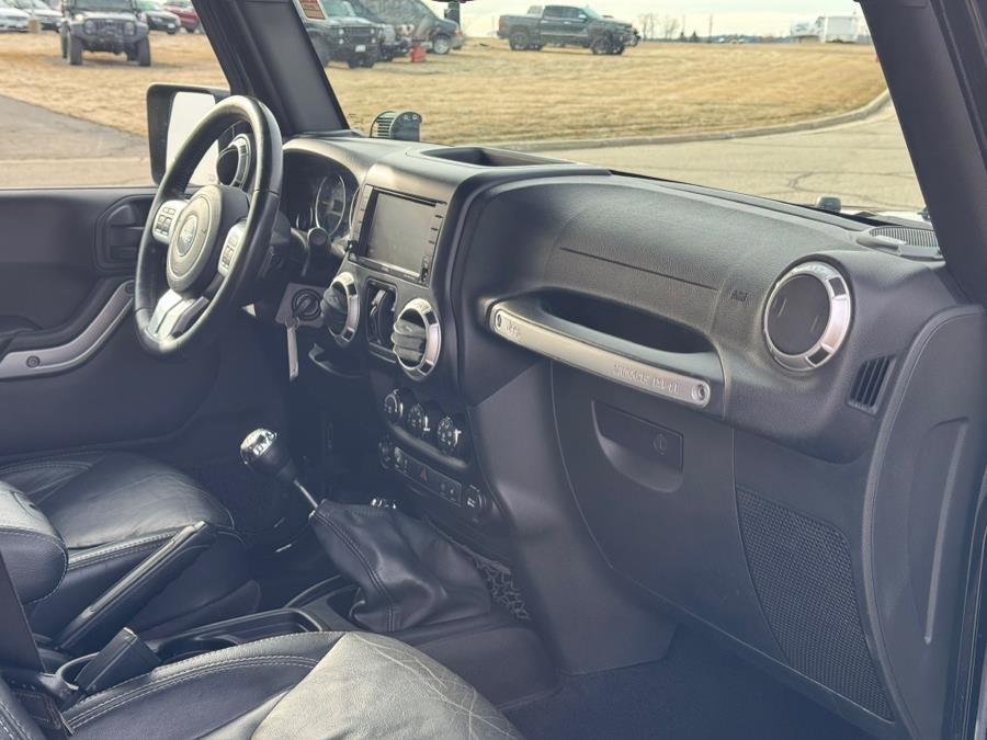 2015 Jeep Wrangler Unlimited Rubicon photo