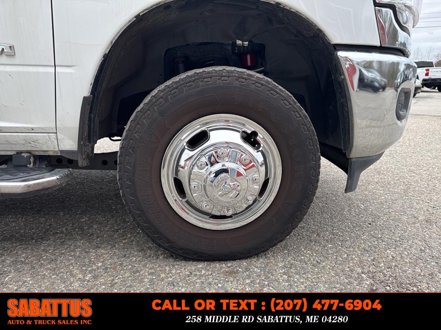 2024 RAM 3500 Big Horn 4x4 Crew Cab 8'' Box photo