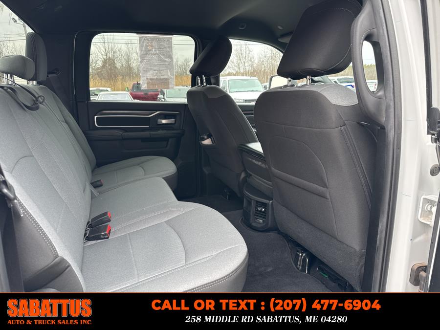 2024 RAM 3500 Big Horn 4x4 Crew Cab 8'' Box photo