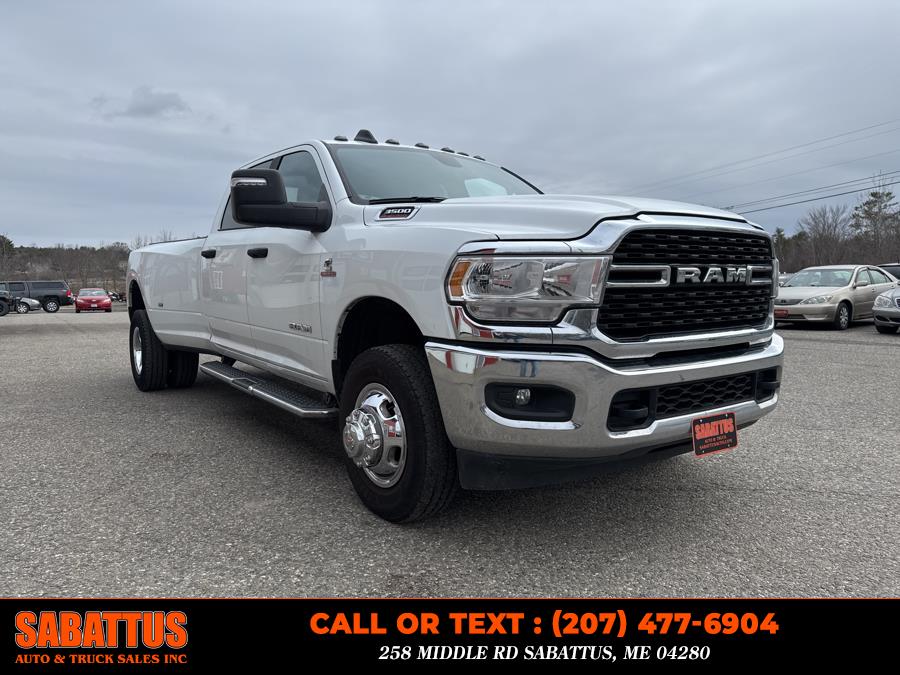 2024 RAM 3500 Big Horn 4x4 Crew Cab 8'' Box photo