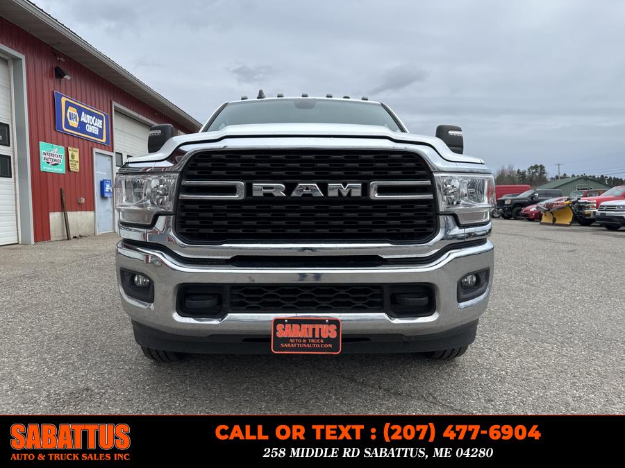 2024 RAM 3500 Big Horn 4x4 Crew Cab 8'' Box photo