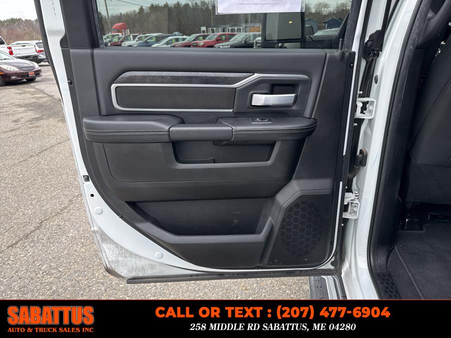 2024 RAM 3500 Big Horn 4x4 Crew Cab 8'' Box photo