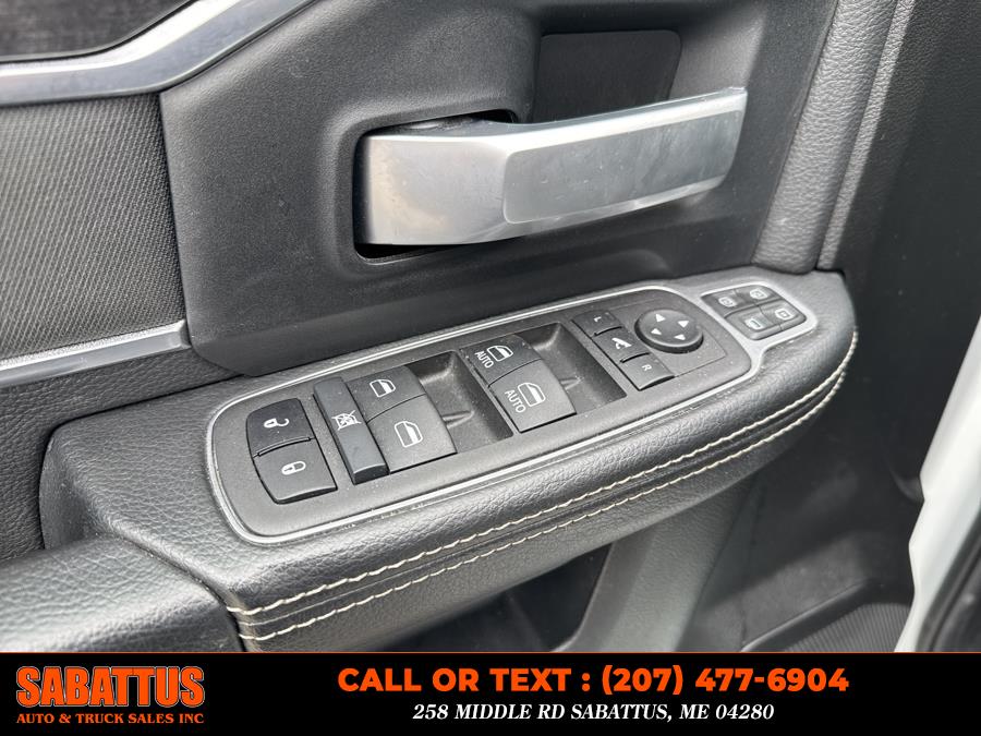 2024 RAM 3500 Big Horn 4x4 Crew Cab 8'' Box photo