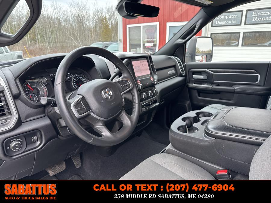 2024 RAM 3500 Big Horn 4x4 Crew Cab 8'' Box photo