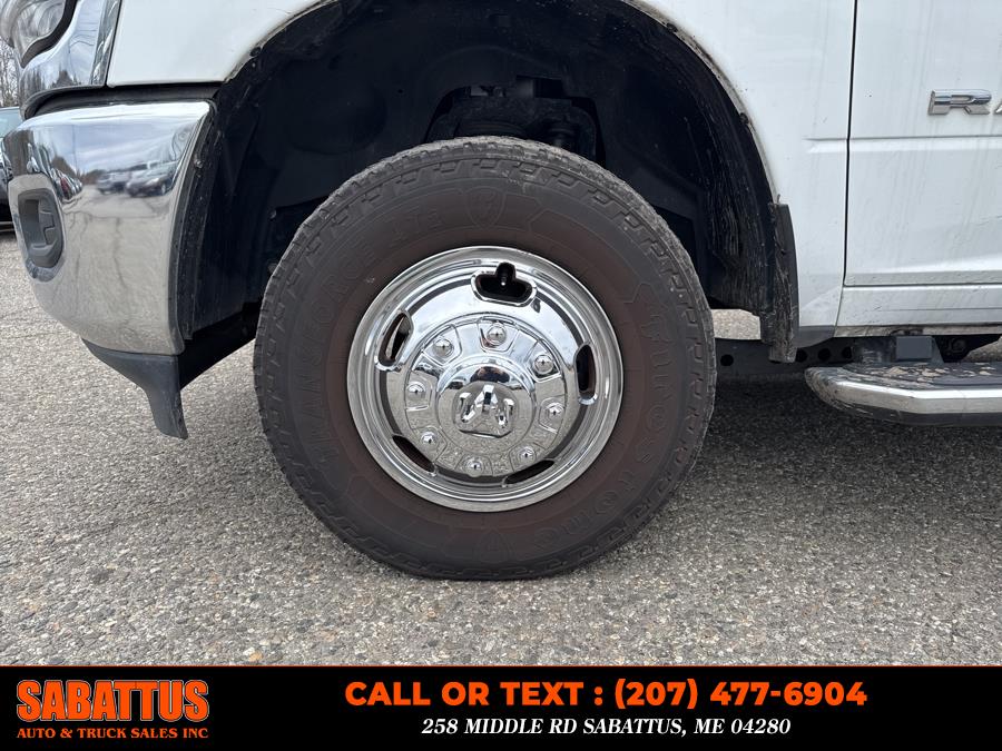 2024 RAM 3500 Big Horn 4x4 Crew Cab 8'' Box photo