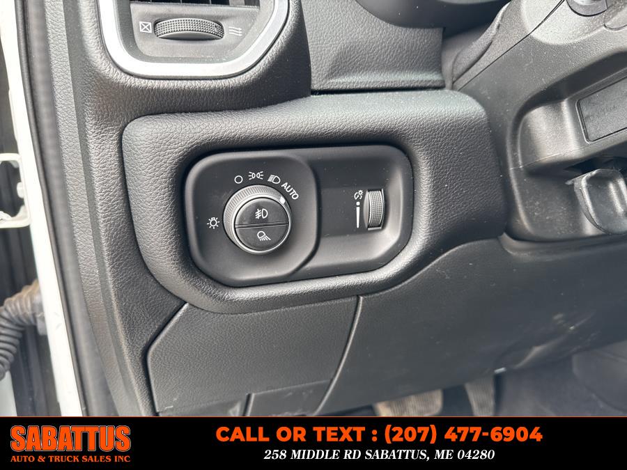 2024 RAM 3500 Big Horn 4x4 Crew Cab 8'' Box photo