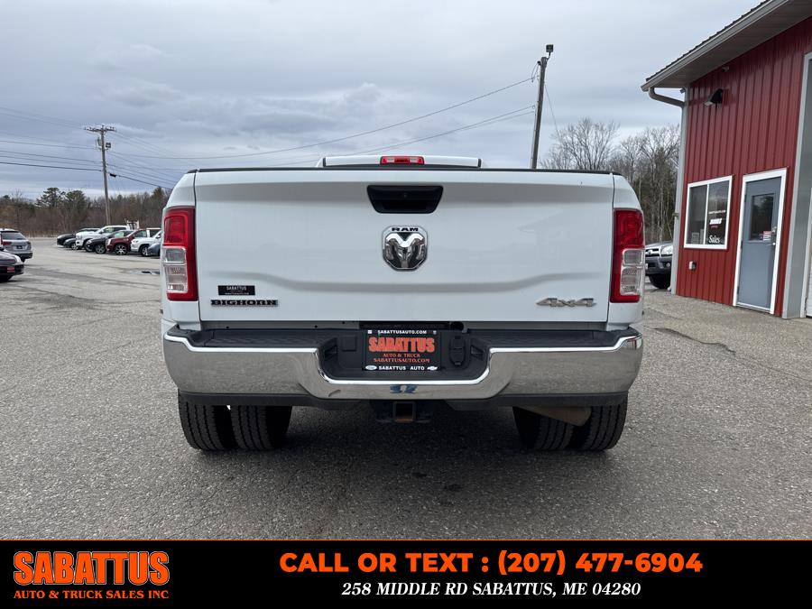 2024 RAM 3500 Big Horn 4x4 Crew Cab 8'' Box photo