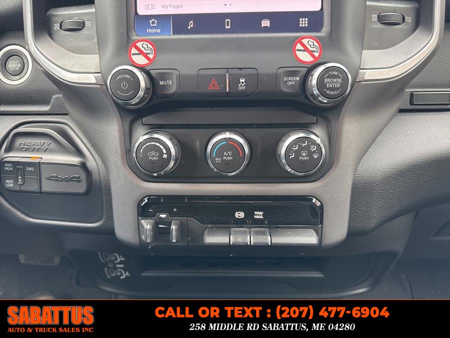 2024 RAM 3500 Big Horn 4x4 Crew Cab 8'' Box photo