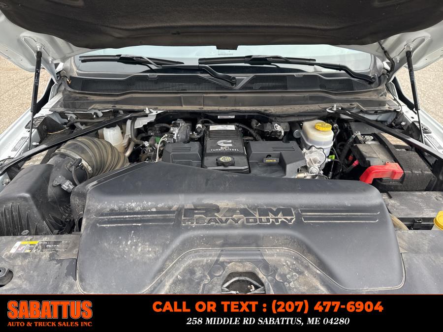 2024 RAM 3500 Big Horn 4x4 Crew Cab 8'' Box photo