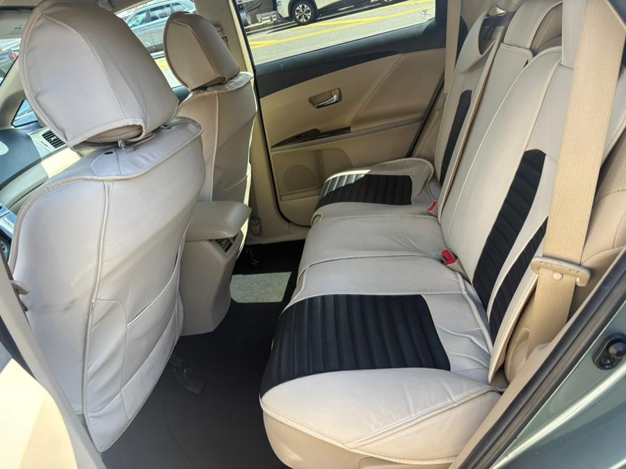 2010 Toyota Venza AWD 4cyl photo