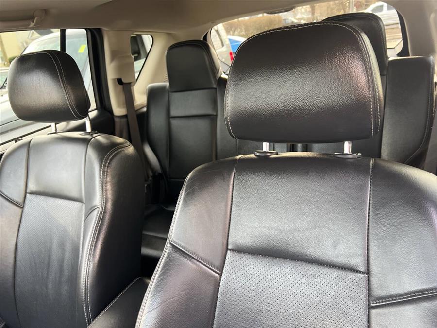 2016 Jeep Compass Latitude 4x4 4dr SUV photo