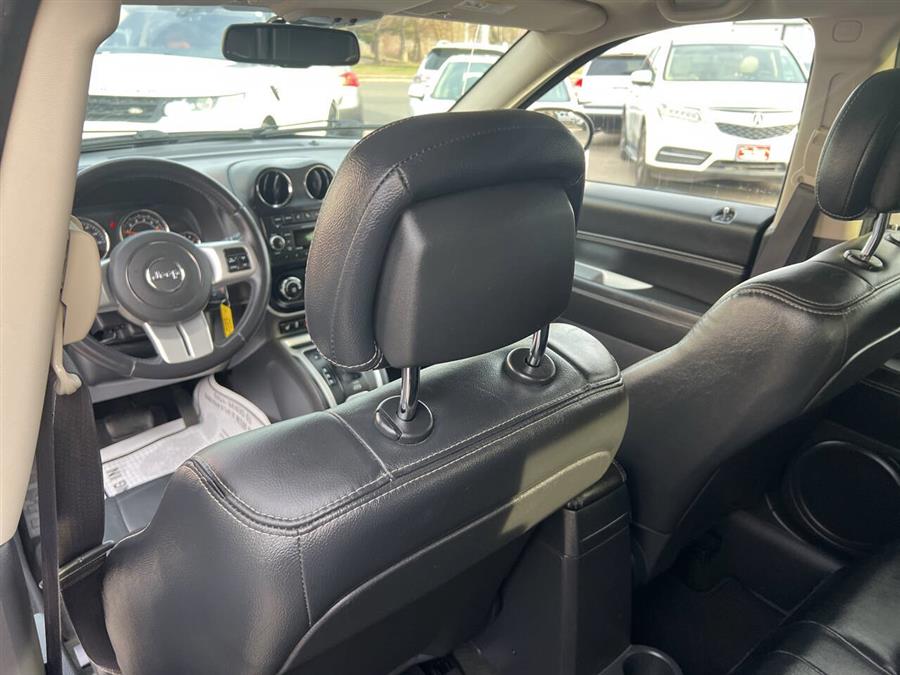 2016 Jeep Compass Latitude 4x4 4dr SUV photo