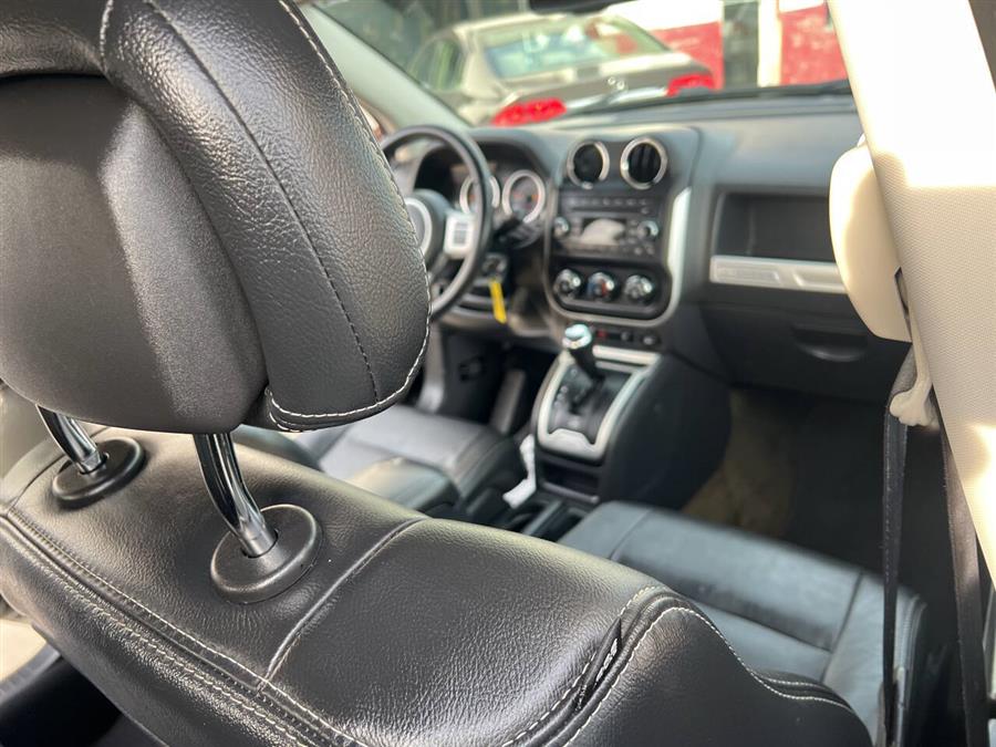 2016 Jeep Compass Latitude 4x4 4dr SUV photo